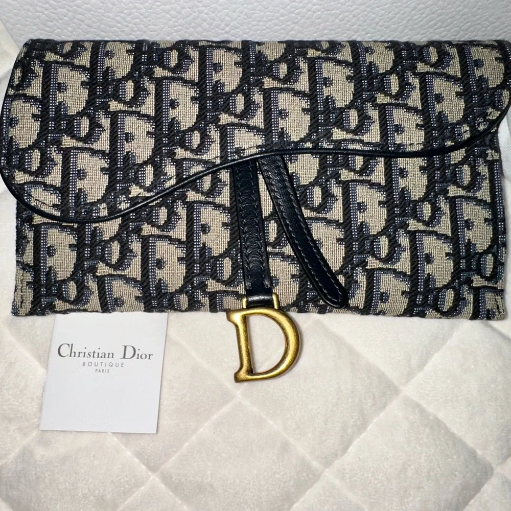 Long Wallet with Chain